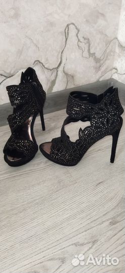 Bcbgmaxazria новые, оригинальные босоножки