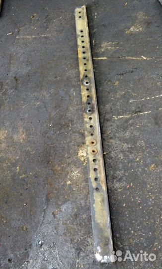 Уголок сцепного устройства (седла), левый renault trucks Magnum Dxi (01.05-12.13)