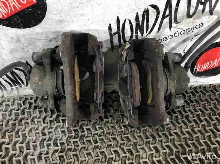 Суппорт передний левый Honda Accord