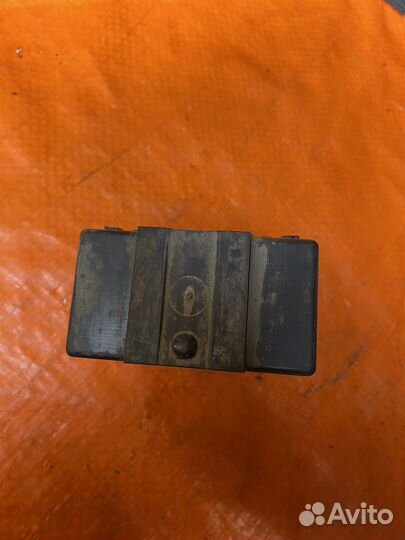 Реле вентилятора volvo 850