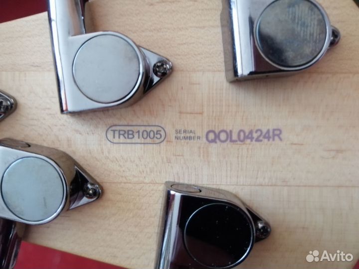 Бас гитара Yamaha TRB1005