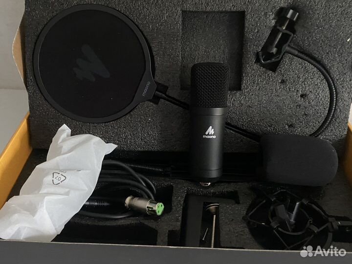 Студийный микрофон