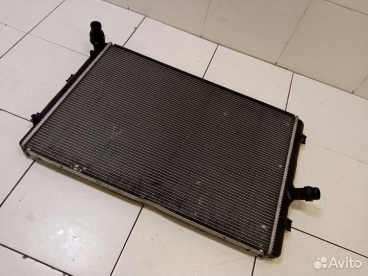Радиатор охлаждения двигателя Audi TT 8J3