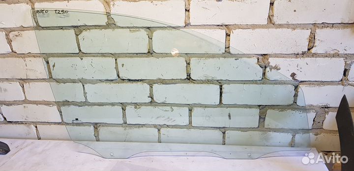 Chevrolet Aveo T250 Стекло двери передней правой