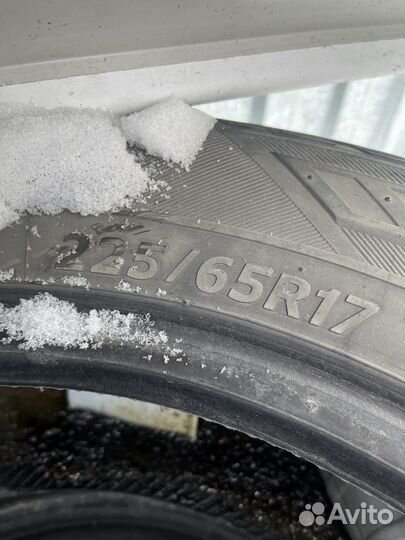 Hankook Radial RA28 225/65 R17 100