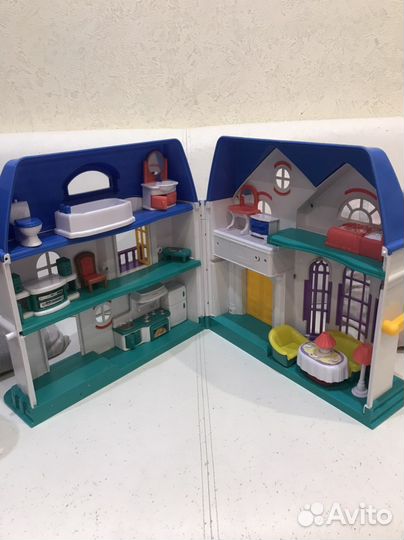 Кукольный домик с мебелью