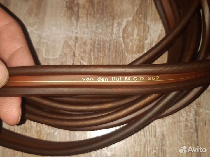 Акустический кабель VAN DEN HUL M.C.D 352