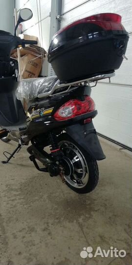 Электроскутер на педалях