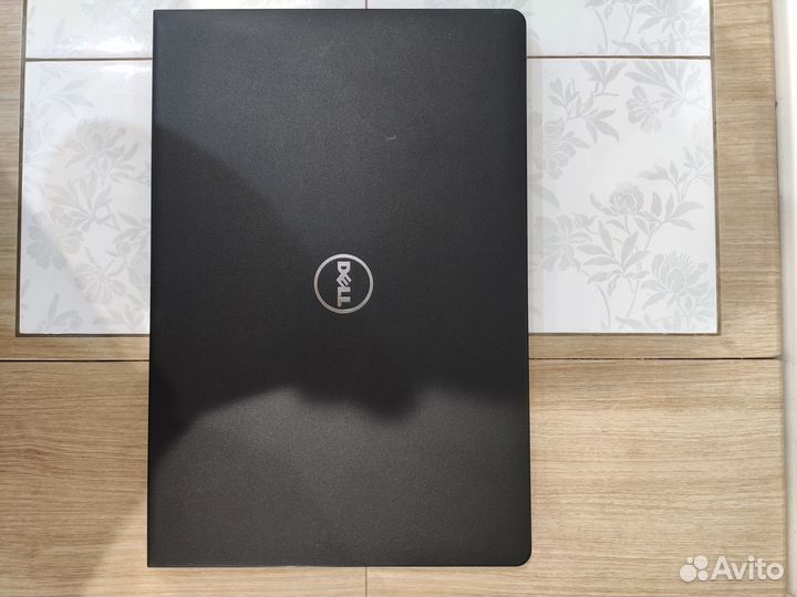Ноутбук Dell vostro 15
