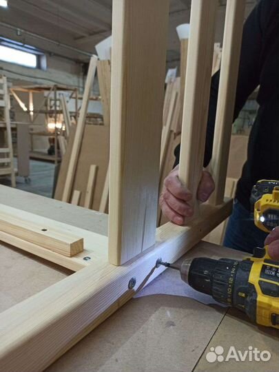 Кровать домик из массива