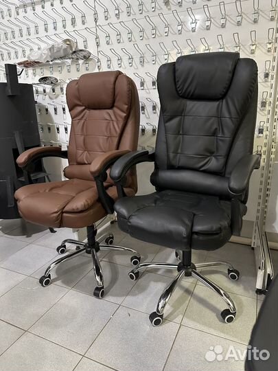 Офисное кресло