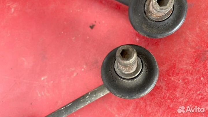 Стойки стабилизатора комплект передние Toyota