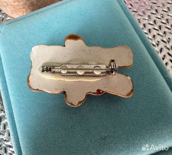 Брошь мишка в купальнике керамика винтаж