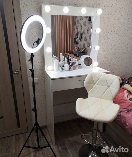 Туалетный столик/гримёрное зеркало