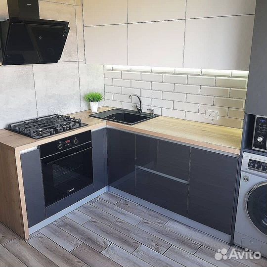 Кухня в потолок