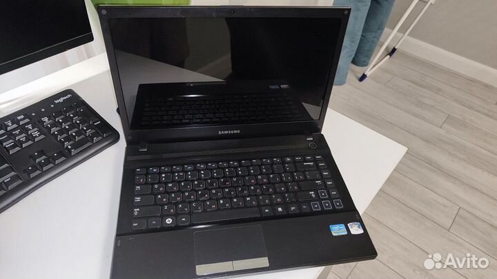 Ноутбук Samsung NP300V4A