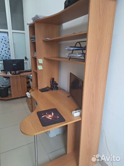 Офисная мебель, стол - шкаф