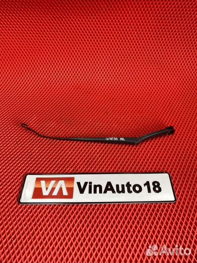 Поводок стеклоочистителя передний левый Hyundai Ix