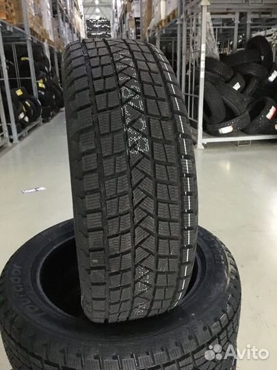 Tourador Winter Pro TSS1 235/55 R19 105T