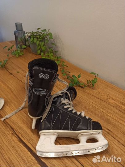 Коньки хоккейные