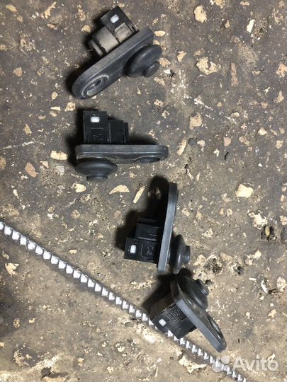 Концевик двери KIA Sportage 3