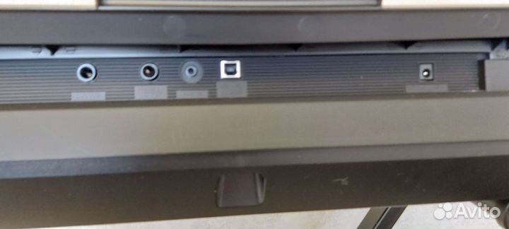 Синтезатор Yamaha PSR E 363 + стойка QuikLok