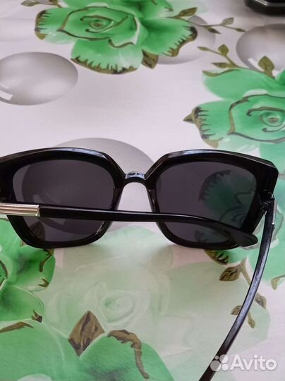 Солнцезащитные очки женские