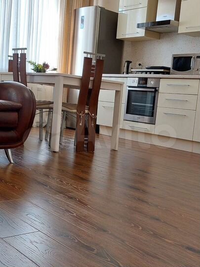 2-к. квартира, 64 м², 2/12 эт.