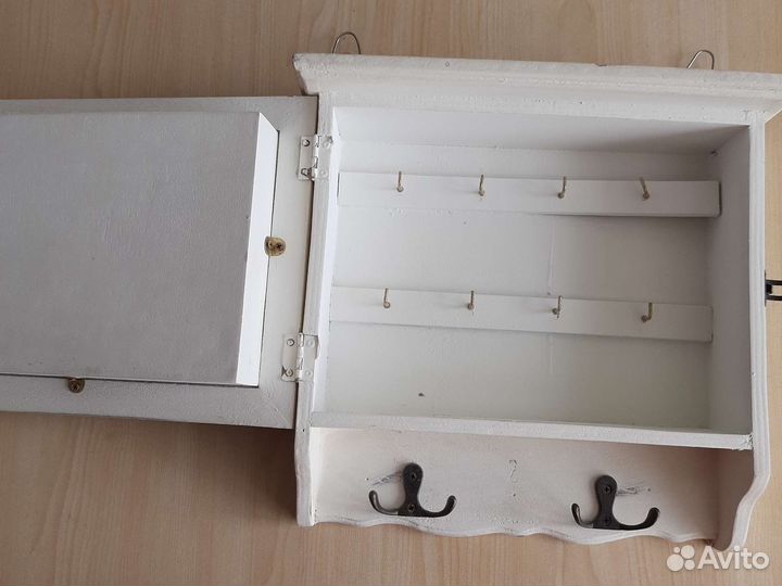 Ключница-вешалка настенная