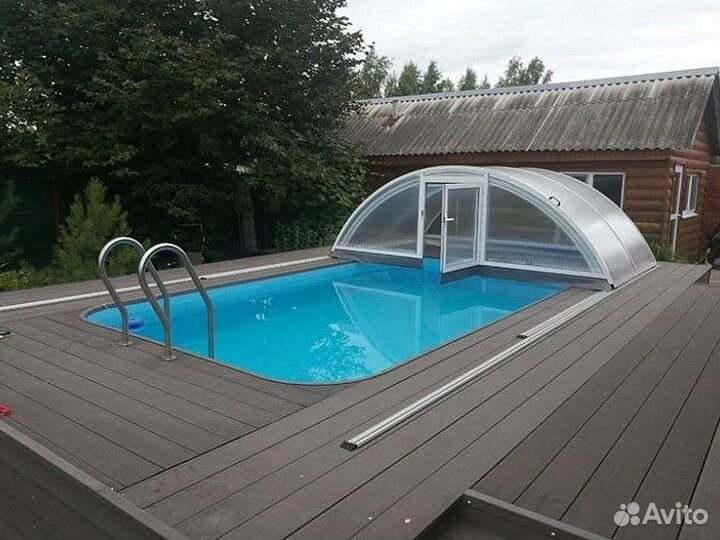 Бассейн с павильоном