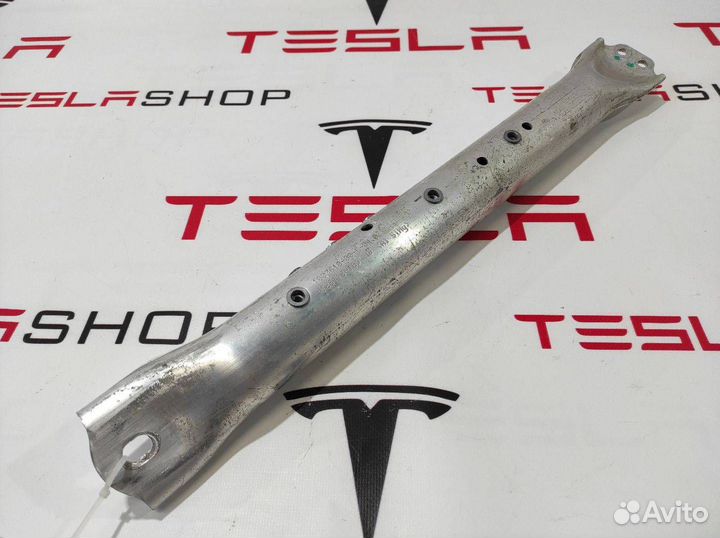 Распорка стоек Tesla Model S 2013 1007924-00-C