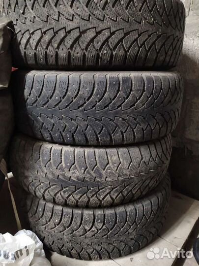 Nokian Tyres Hakkapeliitta 4 215/65 R16
