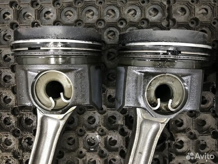 1976615 Комплект поршней с шатунами Daf XF106