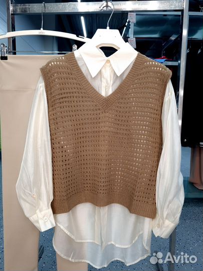 Жилетка женская вязаная