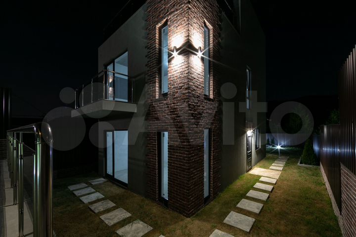 Коттедж 180 м² на участке 4 сот.