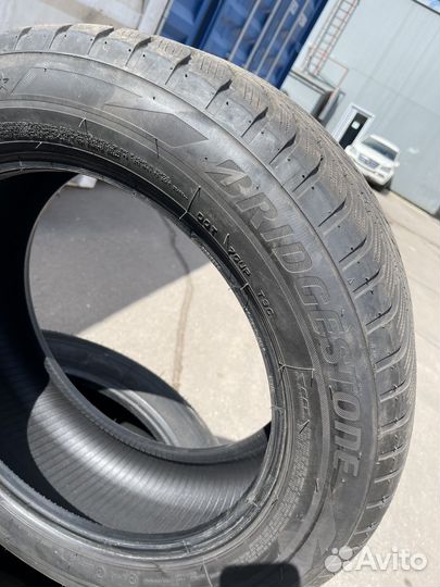 Bridgestone Blizzak LM-001 225/55 R17 97H