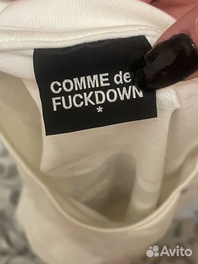 Футболка comme des fuckdown