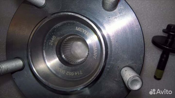 Ступица переднего колеса с подшипником передняя