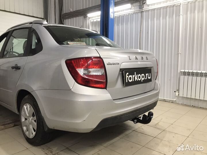 Установка фаркопа на Лада