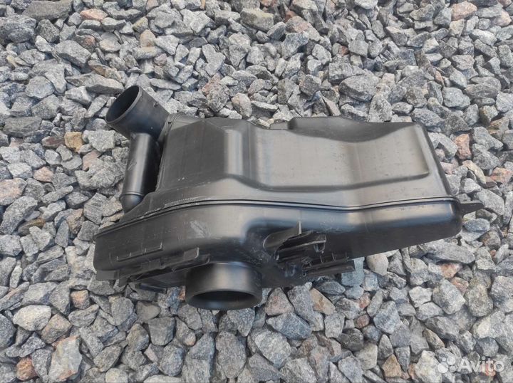 Пежо 3008 1436L6 резонатор воздушного фильтра