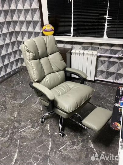 Офисное кресло (геймерское). Кресло для директора
