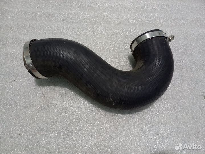 Патрубок интеркулера Touareg 2 (7P0145972A 3.0 TDI