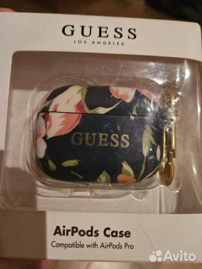 Чехол на AirPods pro и чехол на AirPods 3 от Guess