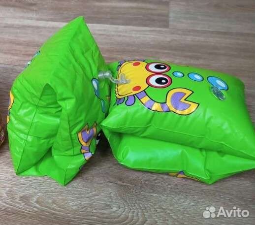 Жилет и нарукавники для плавания