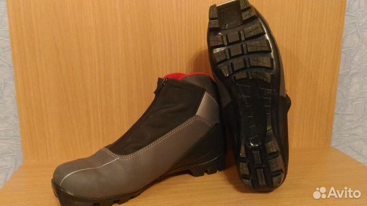 Лыжные ботинки 43 размера, NNN