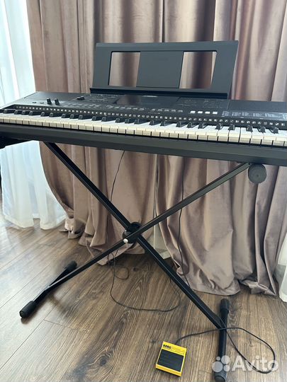 Синтезатор yamaha psr e463 с педалью и стойкой