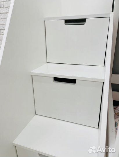 Кровать двухьярусная с лестницей комодом