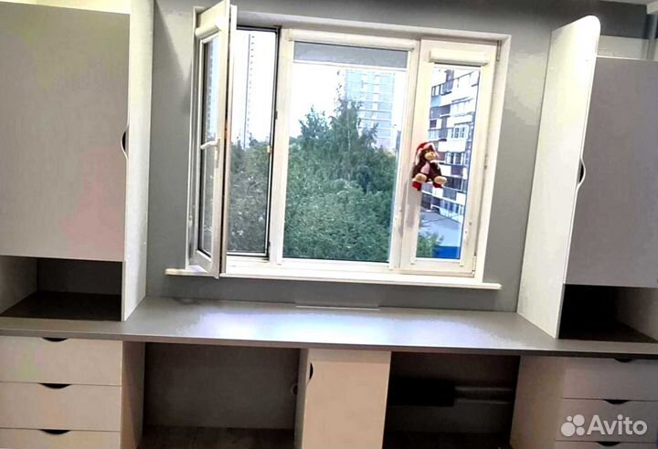 Рабочая зона у окна