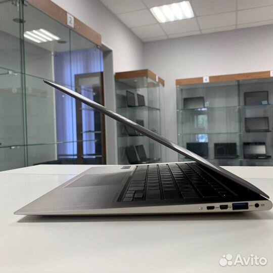 Ультрабук Asus 13.3