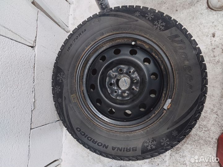 Viatti Brina Nordico V-522 185/70 R14 88T